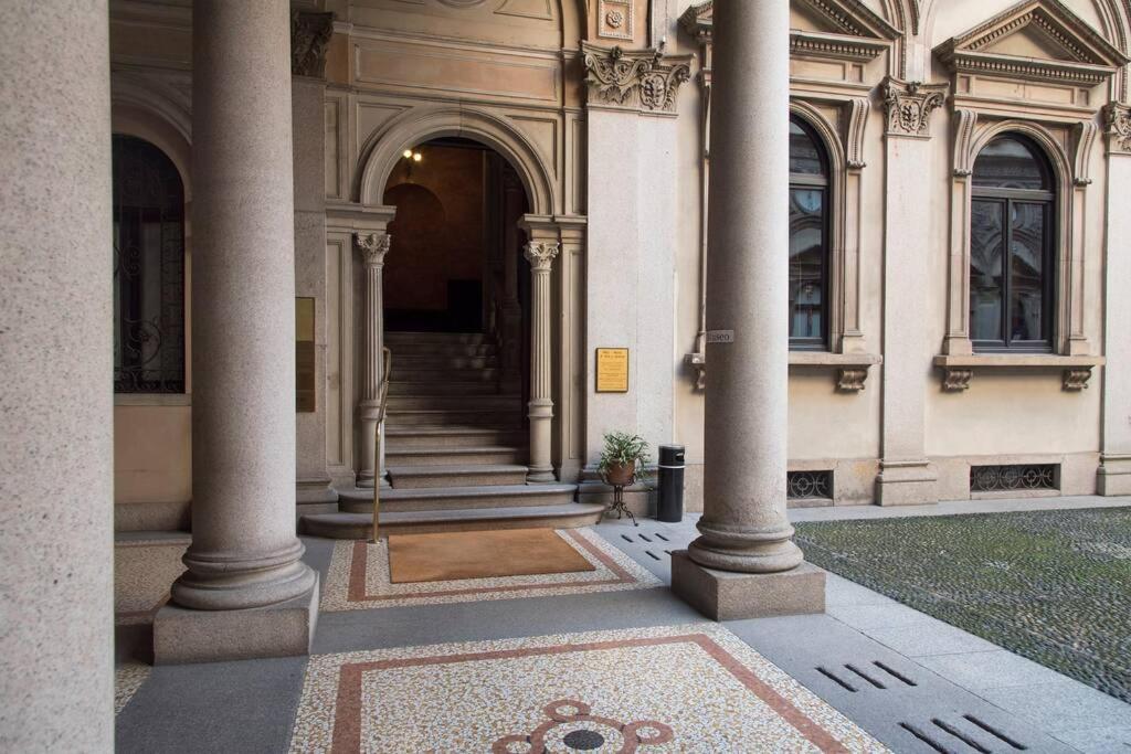 Breathtaking Castle View Youhosty - Quintino Sella Milan Luaran gambar