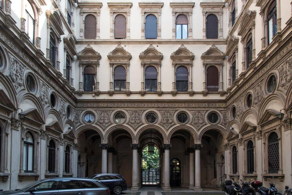 Breathtaking Castle View Youhosty - Quintino Sella Milan Luaran gambar